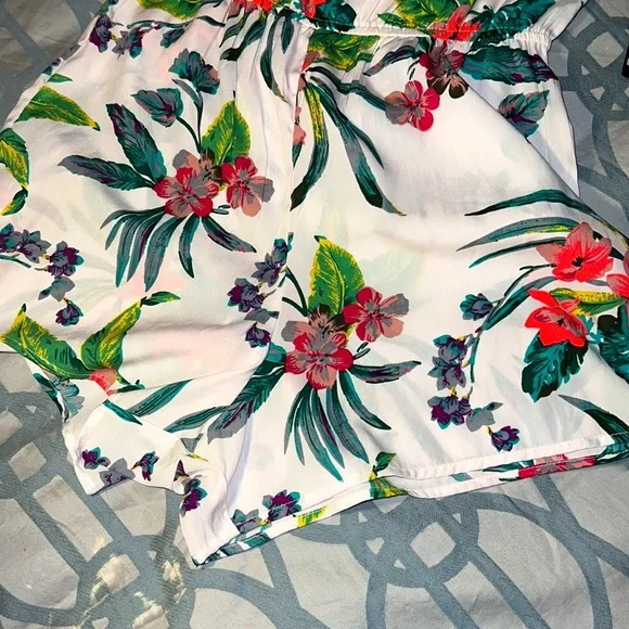 Hint of Blush Off the Shoulder Romper Women’s Size Medium Shorts Jumpsuit NWT - Picture 6 of 15